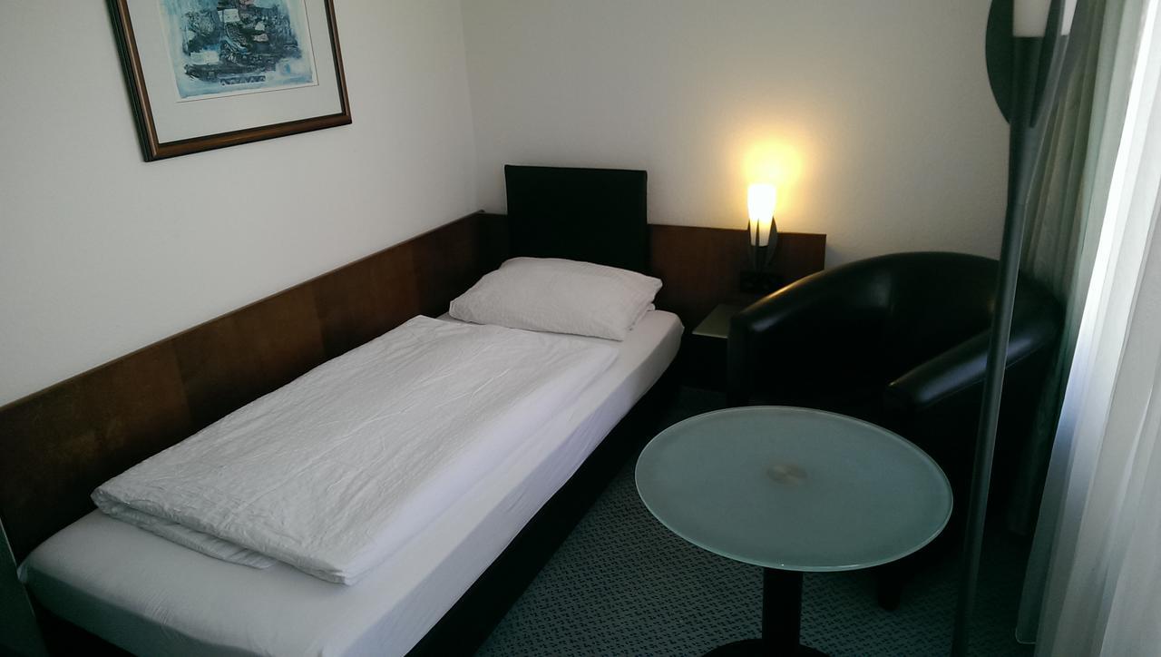 Sweet Dream Hostel & Pension - Self Check-In Guestrow Exterior photo